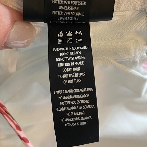 🌺 COCO REEF OPTIMA Halter Bikini Top – Paradise Floral | Size 36/38C - Picture 9 of 9